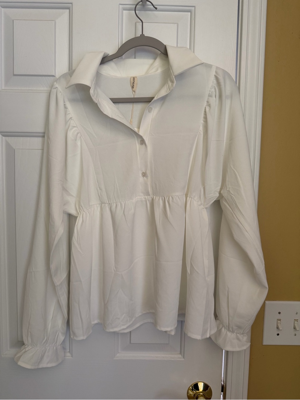 NWT Babydoll Peplum Tops Button Up M